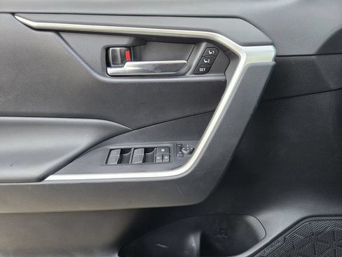 Certified 2022 Toyota RAV4 XLE Premium AWD/4WD image 17