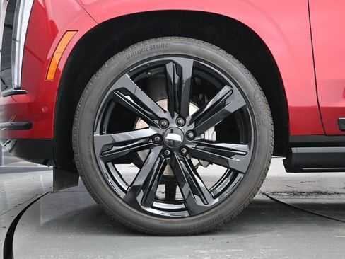 Used 2025 Cadillac Escalade ESV Sport Platinum w/ LPO, Floor Liner Package AWD/4WD image 8
