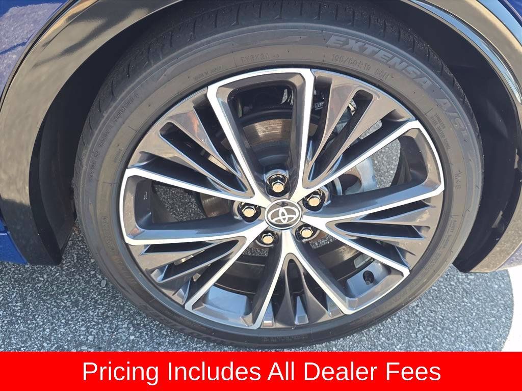 Used 2024 Toyota Prius XLE FWD image 14