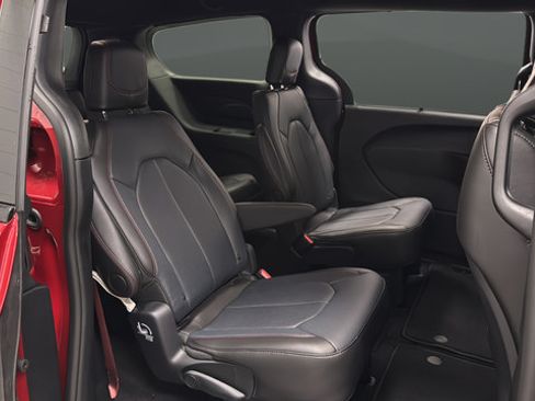 New 2027 Chrysler Pacifica Select FWD image 24