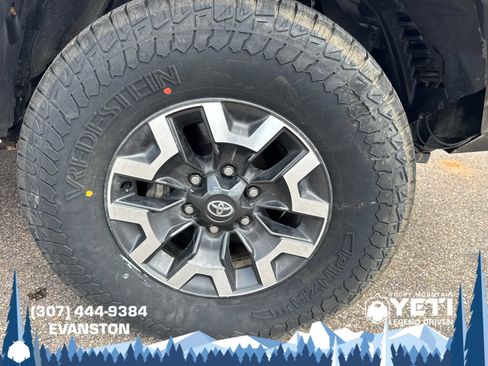 Used 2020 Toyota Tacoma SR AWD/4WD image 9