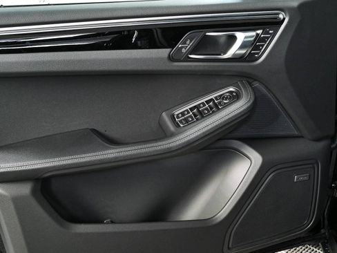 New 2026 Porsche Macan AWD/4WD image 6