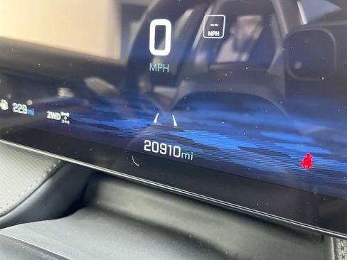 Used 2025 Chevrolet Equinox LT image 40