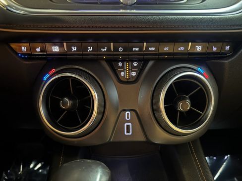Used 2019 Chevrolet Blazer Premier AWD/4WD image 17