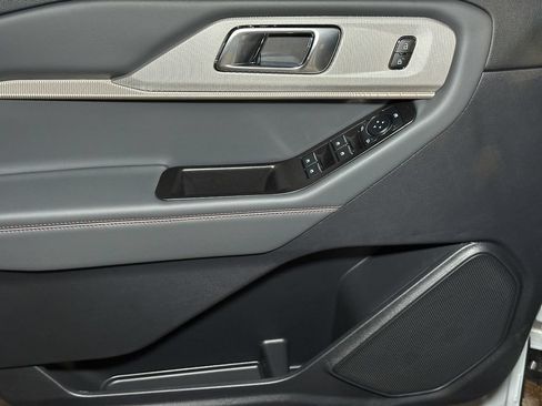 New 2026 Ford Explorer Active w/ Active Comfort Package AWD/4WD image 17