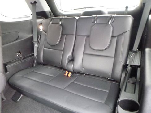 Used 2021 Ford Explorer XLT w/ Equipment Group 202A AWD/4WD image 7