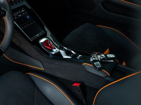 Used 2023 Lamborghini Huracan Tecnica RWD image 23