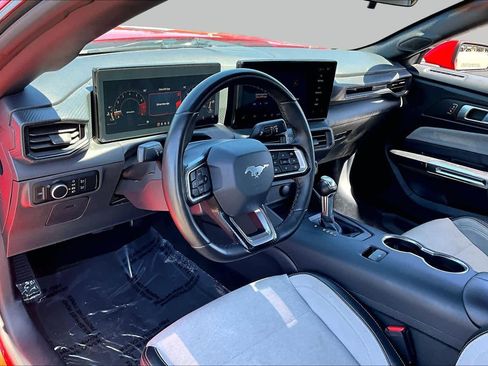 Used 2024 Ford Mustang Convertible RWD image 17