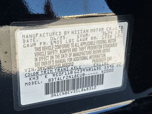 Used 2025 Nissan Versa SV image 17