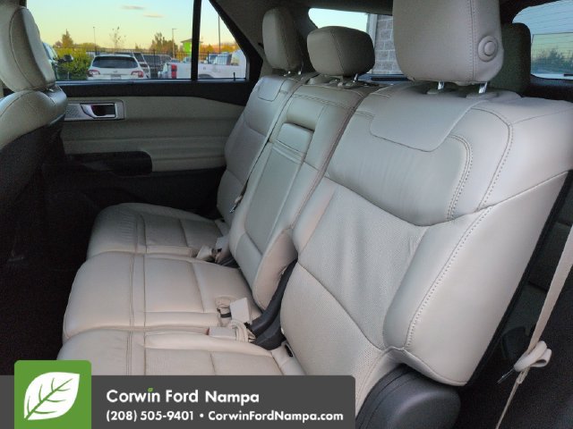 Used 2020 Ford Explorer Platinum w/ Premium Technology Package AWD/4WD image 23