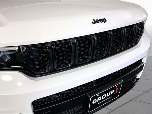 Used 2024 Jeep Grand Cherokee L Limited w/ Black Appearance Package AWD/4WD image 27