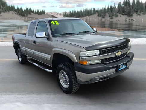 Used 2002 Chevrolet Silverado 2500 LS w/ Electrical Convenience Pkg AWD/4WD image 1