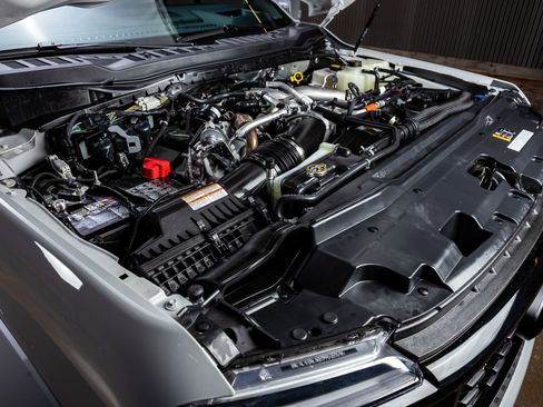 Used 2026 Ford F450 Platinum w/ FX4 Off-Road Package image 41