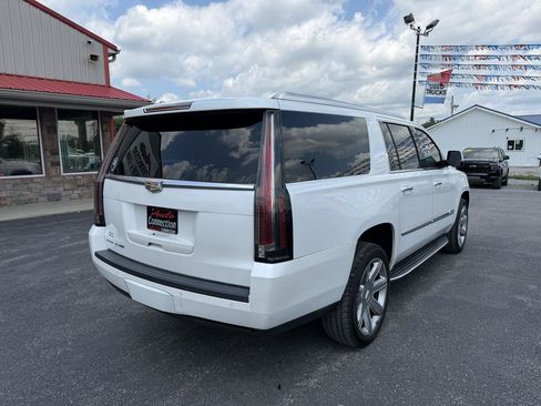 Used 2016 Cadillac Escalade ESV Luxury AWD/4WD image 4