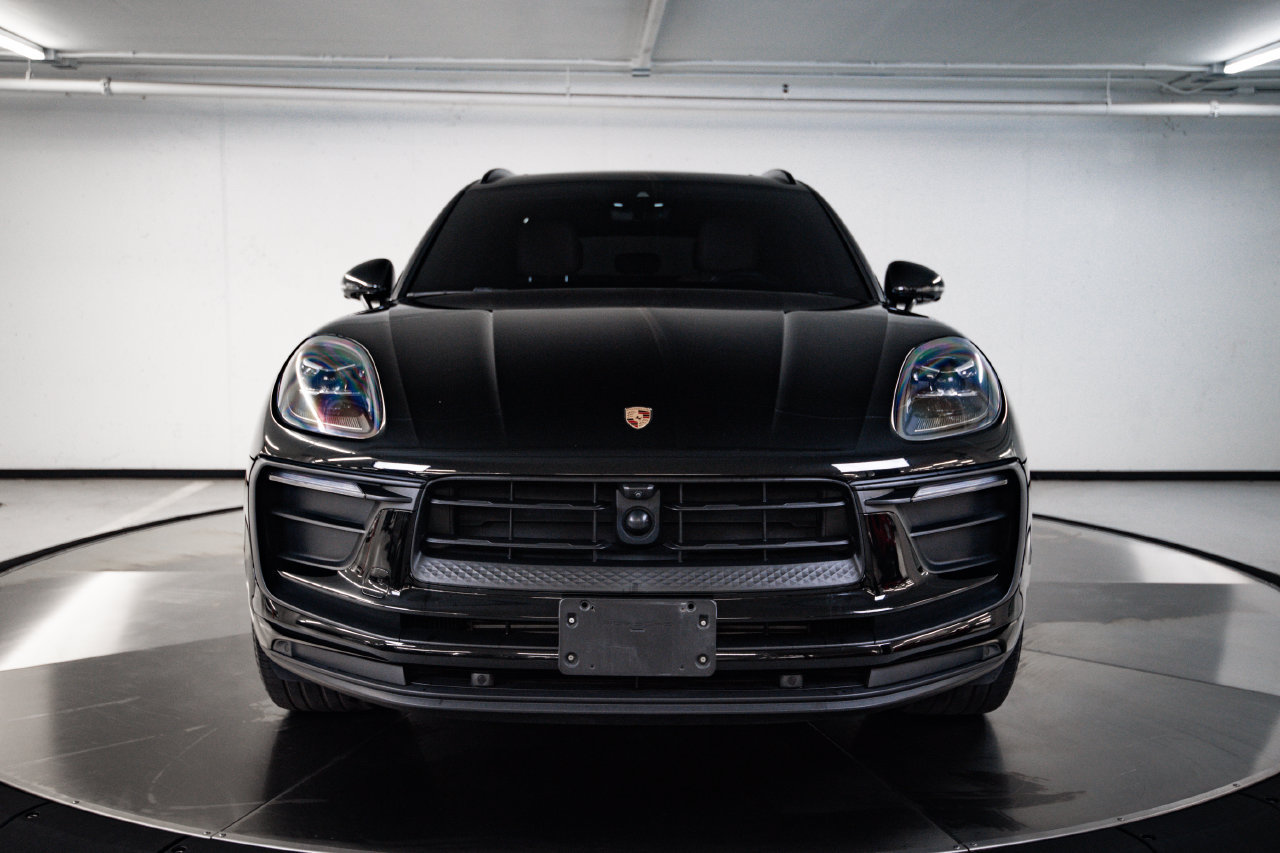 Certified 2024 Porsche Macan AWD/4WD image 10