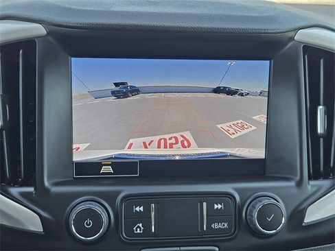 Used 2024 GMC Terrain SLT image 18