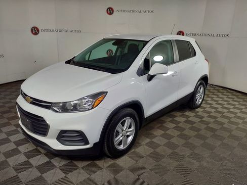 Used 2020 Chevrolet Trax LS w/ Tint and Cruise Package FWD image 1