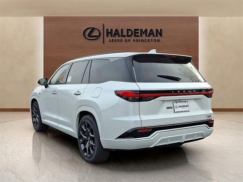 New 2026 Lexus TX 500h AWD image 3