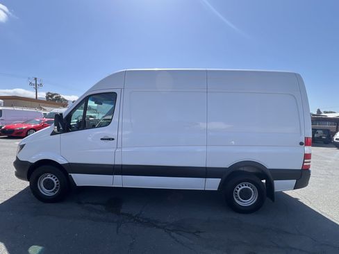 Used 2017 Mercedes-Benz Sprinter 2500 image 7