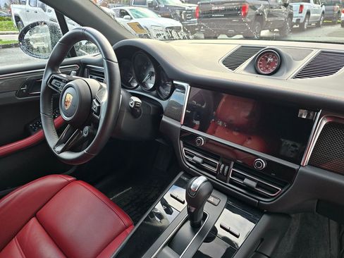 Used 2024 Porsche Macan GTS w/ Premium Plus Package image 42