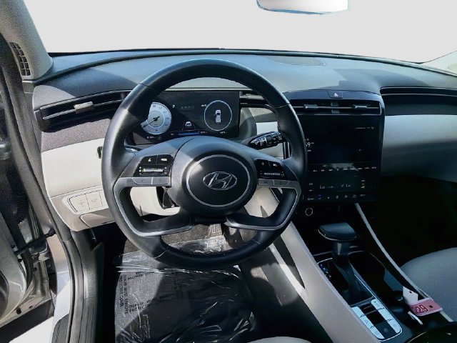 Certified 2024 Hyundai Tucson SEL w/ Convenience Package FWD image 12
