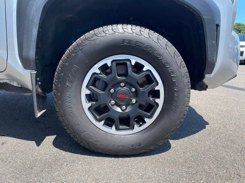 Used 2024 Toyota Tacoma TRD Off-Road w/ TRD Off Road Upgrade Package AWD/4WD image 37