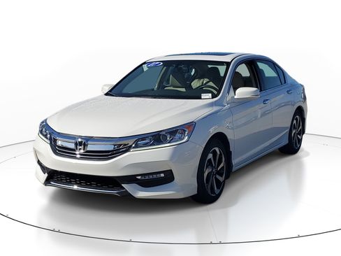 Used 2017 Honda Accord EX-L image 3