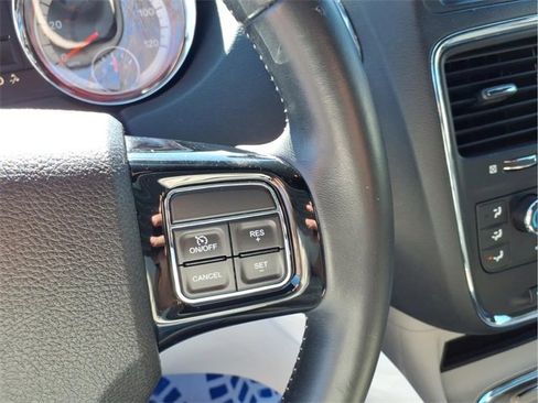 Used 2019 Dodge Grand Caravan SXT image 15