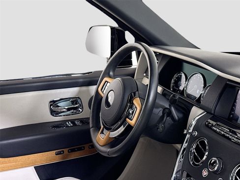 Used 2019 Rolls-Royce Cullinan image 37