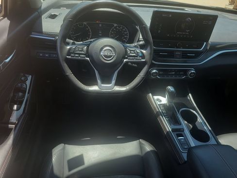Certified 2023 Nissan Altima 2.0 SR FWD image 13