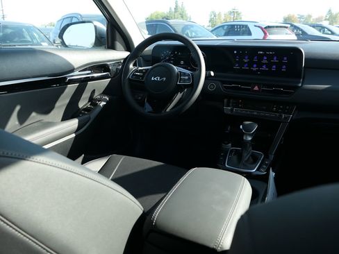 New 2026 Kia Seltos EX image 21