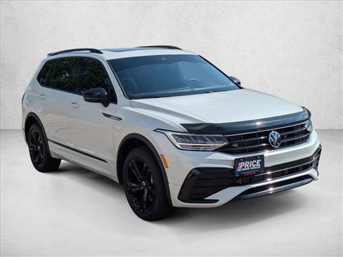 Used 2024 Volkswagen Tiguan SE R-Line AWD/4WD image 3