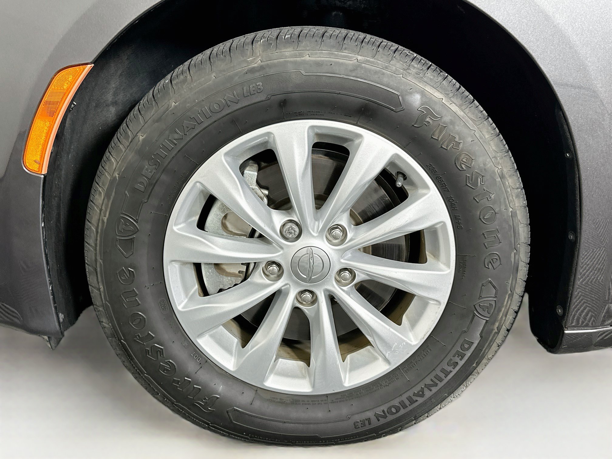 Used 2019 Chrysler Pacifica Touring-L FWD image 11