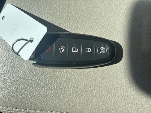 Used 2019 Ford Escape SEL image 33