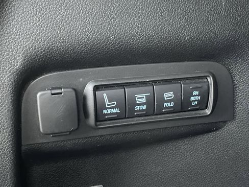 Used 2017 Ford Explorer Sport image 18