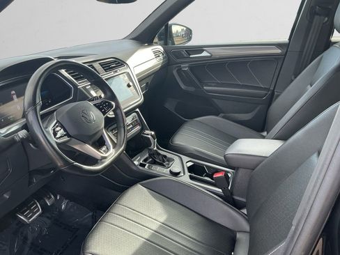 Used 2023 Volkswagen Tiguan SE R-Line image 9
