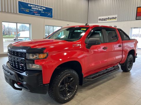 Used 2019 Chevrolet Silverado 1500 Custom Trail Boss w/ Custom Convenience Package AWD/4WD image 1