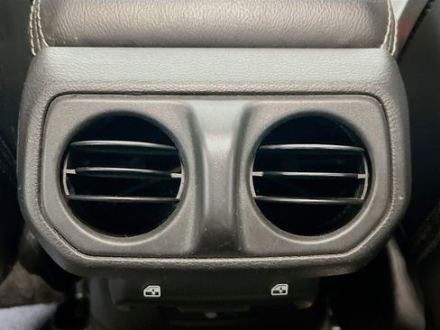 Used 2022 Jeep Wrangler Unlimited Sahara w/ LED Lighting Group image 18