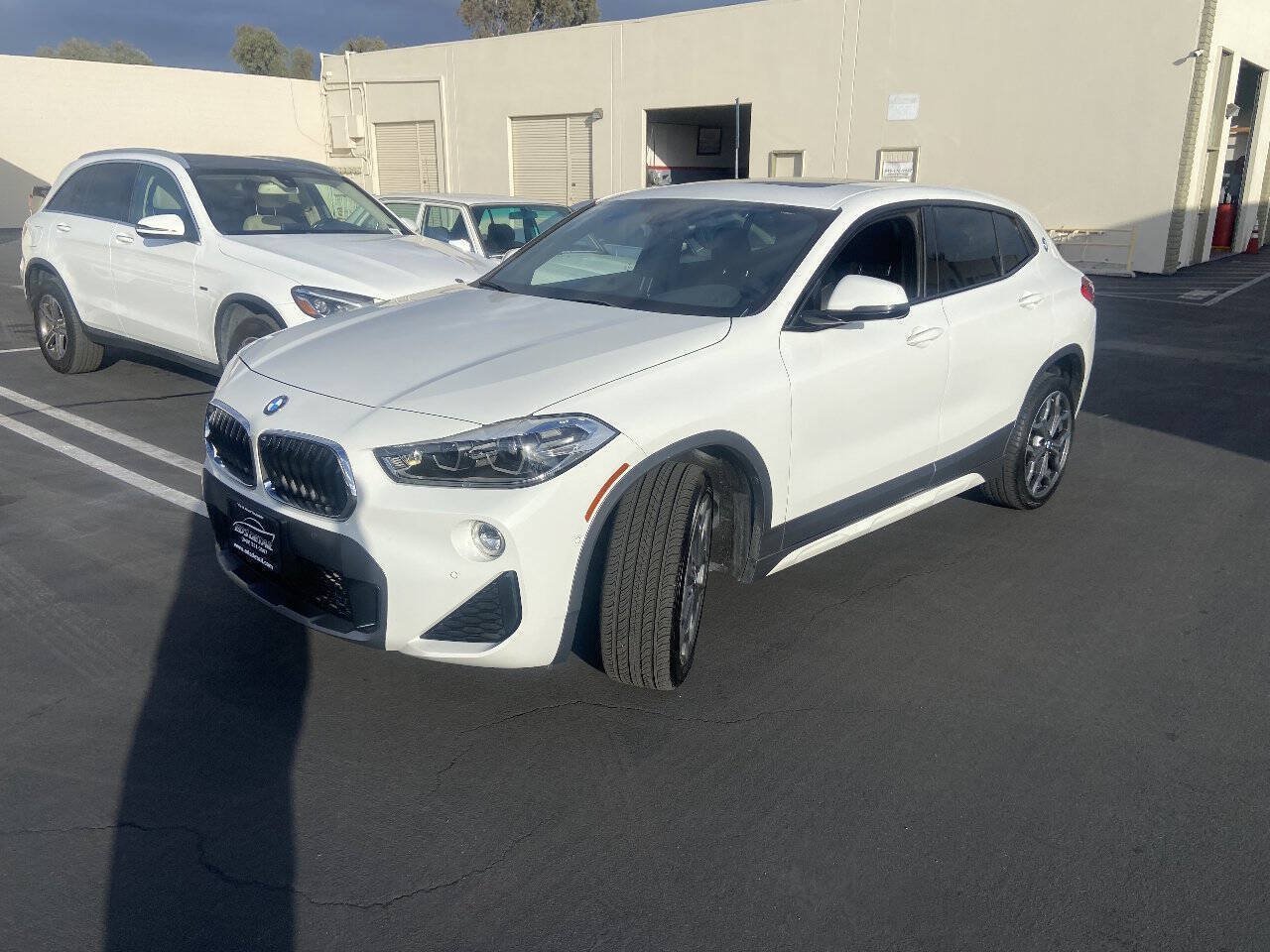 Used 2018 BMW X2 xDrive28i w/ M SportX Package AWD/4WD image 2