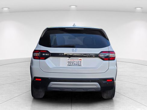 Used 2025 Honda Pilot EX-L image 5