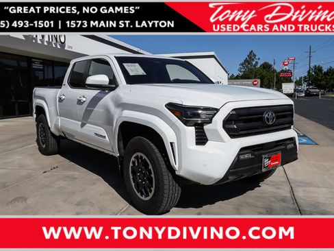 Used 2024 Toyota Tacoma SR5 AWD/4WD image 1