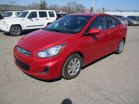Used 2014 Hyundai Accent GLS image 3