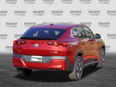 Certified 2025 BMW X2 xDrive28i image 8