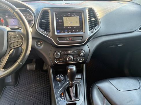 Used 2019 Jeep Cherokee Trailhawk w/ Comfort/Convenience Group AWD/4WD image 11