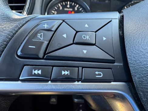 Used 2020 Nissan Rogue S image 16