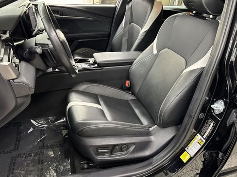 Used 2025 Toyota Camry SE w/ Convenience Package AWD/4WD image 14