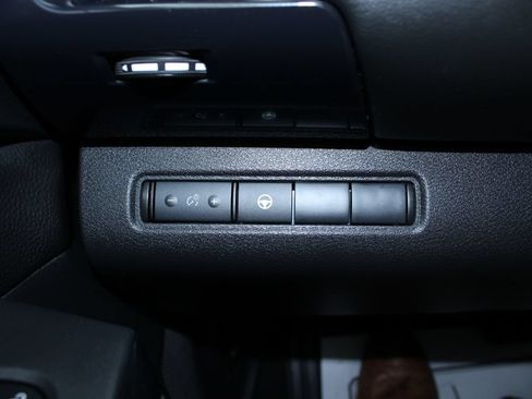 Used 2024 Nissan Pathfinder SV FWD image 30