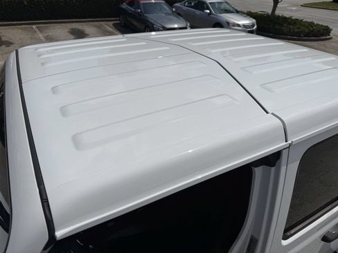 Used 2020 Jeep Gladiator Rubicon AWD/4WD image 17