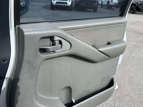 Used 2005 Nissan Frontier LE image 19