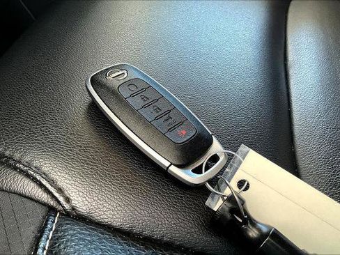 Certified 2024 Nissan Pathfinder SL image 13